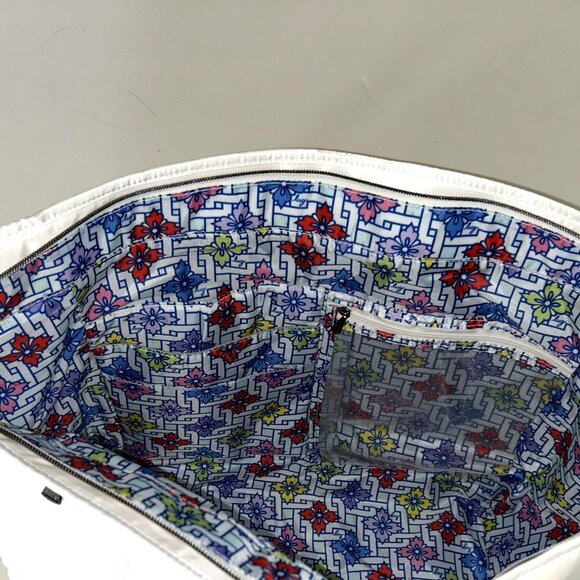 Lug Avion Love Carry-All Tote Bag White - Picture 9 of 12